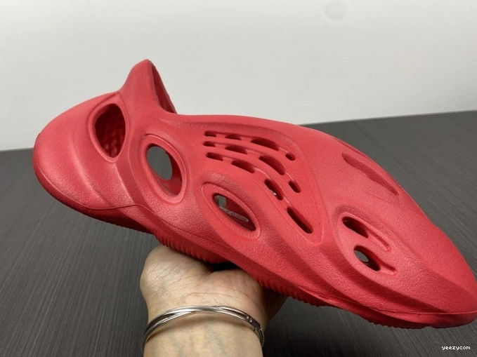 Yeezy Red Foam CW3355 Adidas 0817